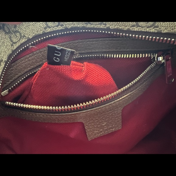 *SOLD* EUC Gucci GG Supreme trunk messenger bag - Picture 11 of 14